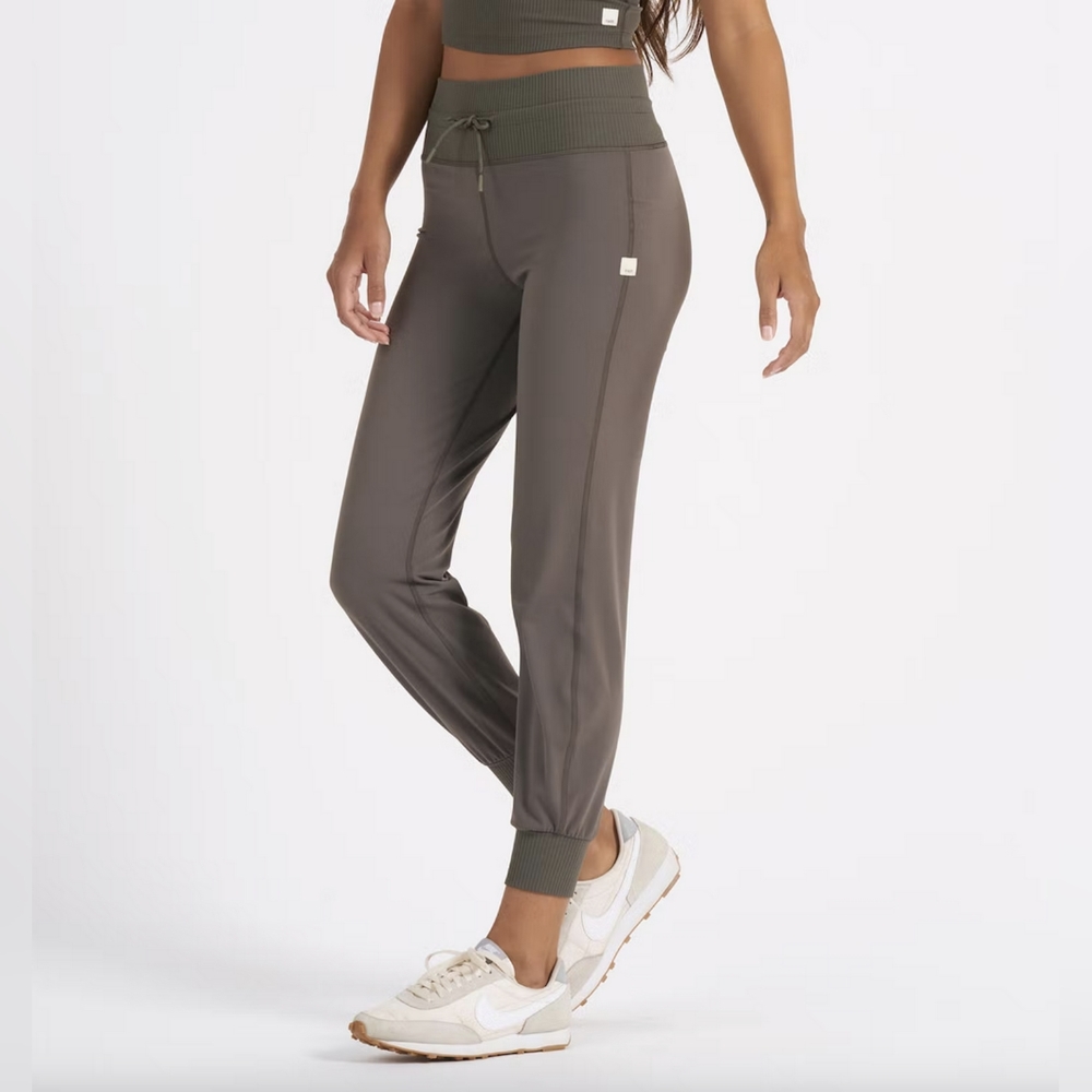 Vuori Daily Jogger